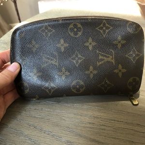 Louis Vuitton Zipper Wallet